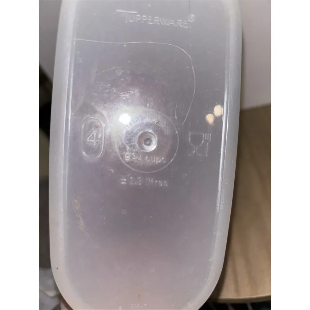 Tupperware seals cups